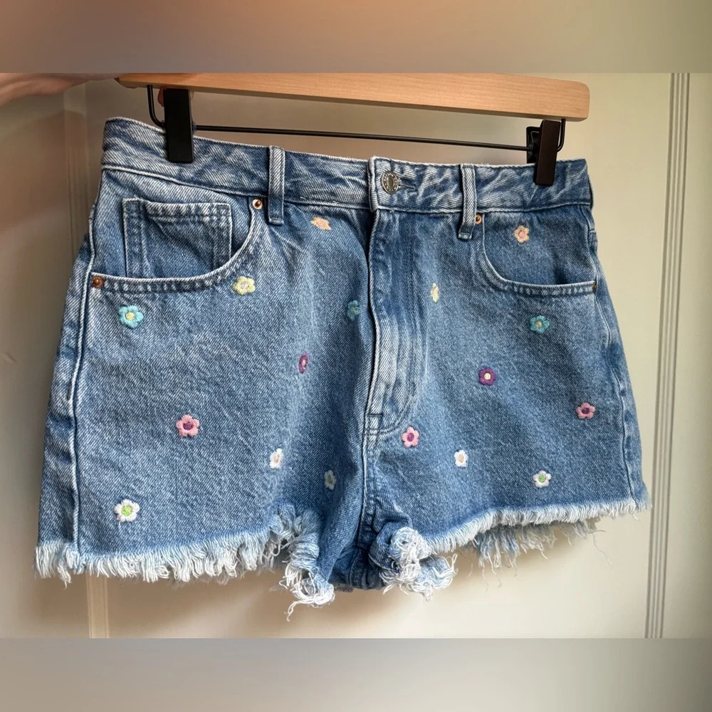 Embroidered Flower Denim Shorts